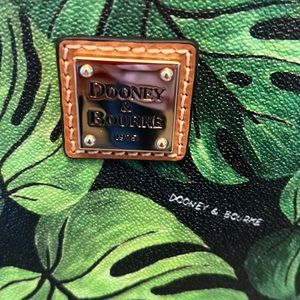 Dooney&Bourke NEW large Janie tote. Manufacturers tags still on item.